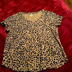 Cheertah print v neck tee